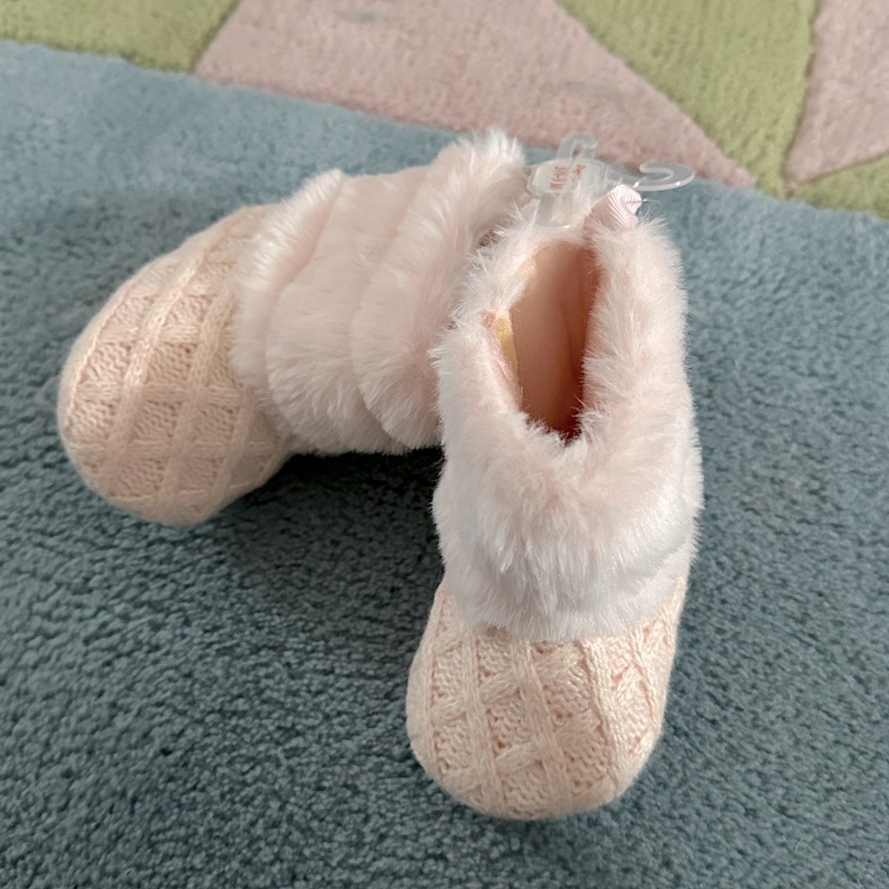 Stepping Stones Size 3 (6-9M) Baby Girl’s Pink Knit Slipper Boots
